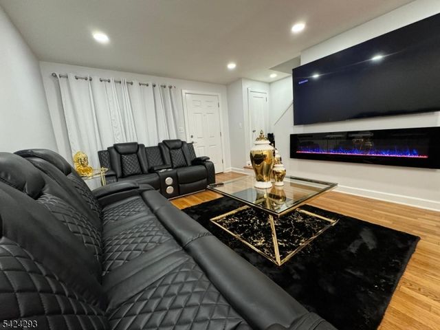 130 Glenbrook Pkwy, Englewood City, NJ 07631