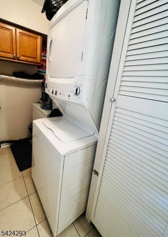 130 Glenbrook Pkwy, Englewood City, NJ 07631