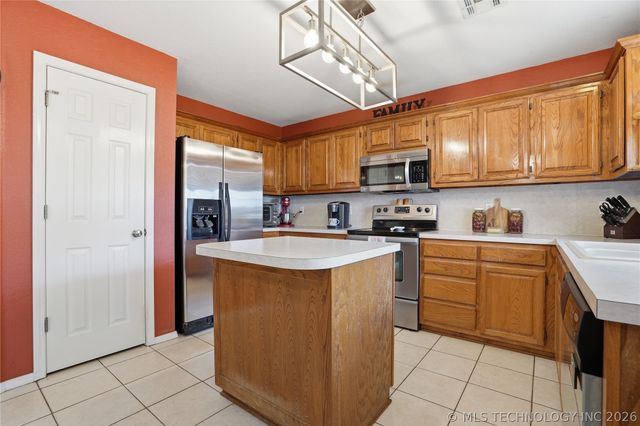 13294 S Maple Street, Glenpool, OK 74033