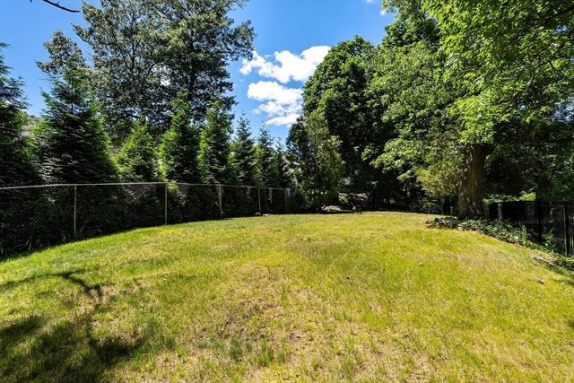 78 Hutchinson Rd, Arlington, MA 02474