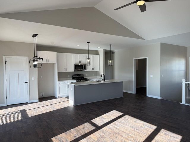 202 Edgewater COURT, Theresa, WI 53091