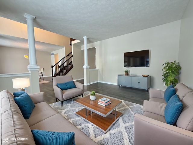 8637 Holm Mountain Circle, Avon, IN 46123