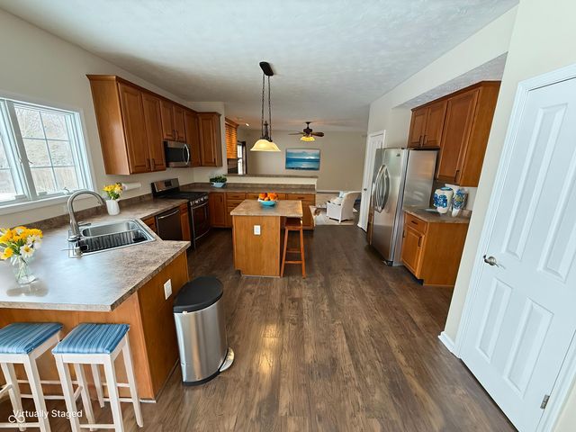 8637 Holm Mountain Circle, Avon, IN 46123