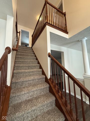 8637 Holm Mountain Circle, Avon, IN 46123