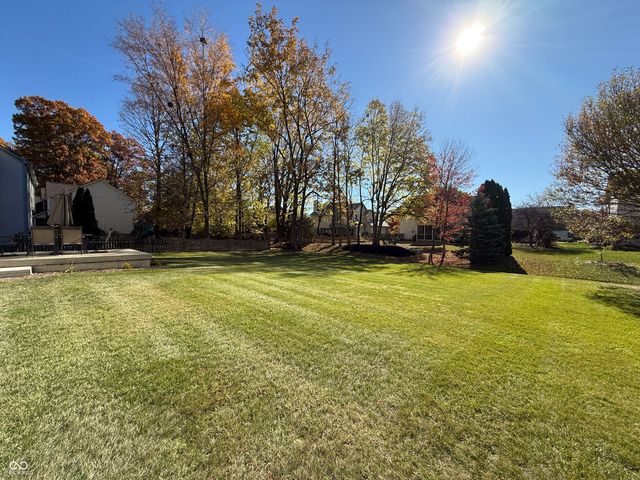 8637 Holm Mountain Circle, Avon, IN 46123