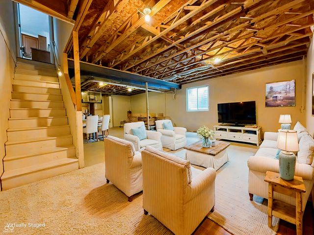 8637 Holm Mountain Circle, Avon, IN 46123