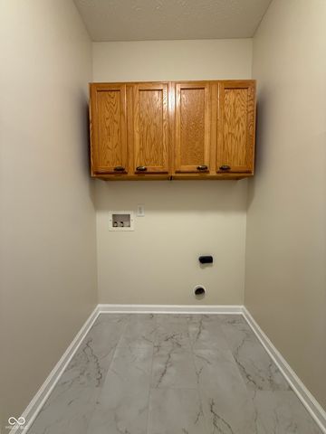 8637 Holm Mountain Circle, Avon, IN 46123