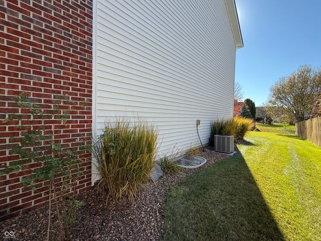 8637 Holm Mountain Circle, Avon, IN 46123