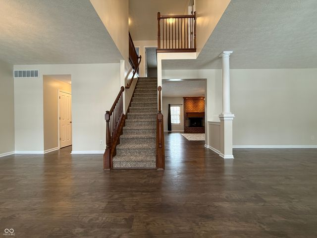 8637 Holm Mountain Circle, Avon, IN 46123