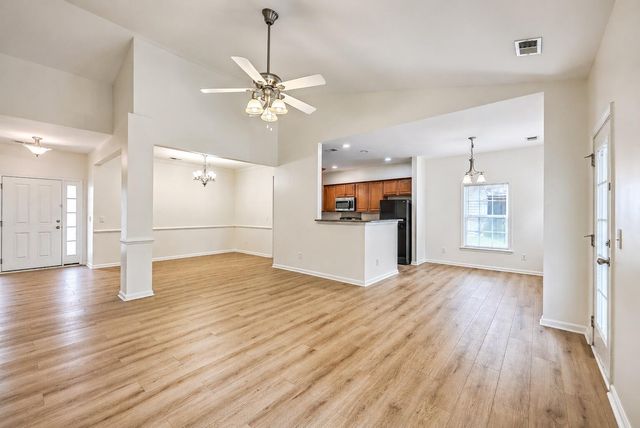 8518 Sentry Circle, North Charleston, SC 29420