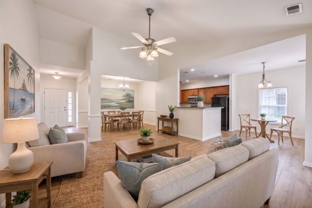 8518 Sentry Circle, North Charleston, SC 29420