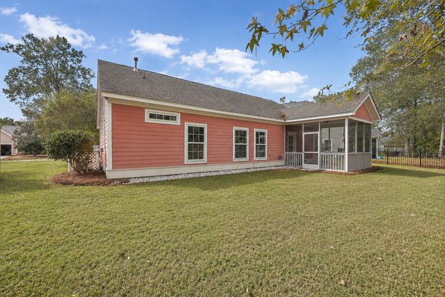 8518 Sentry Circle, North Charleston, SC 29420