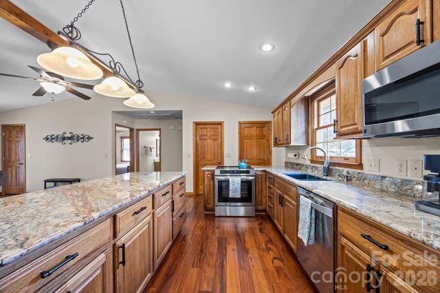 79 Winslow Road, Waynesville, NC 28786