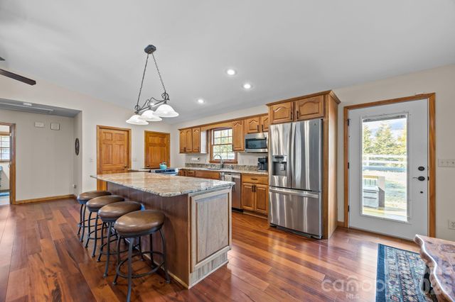 79 Winslow Road, Waynesville, NC 28786