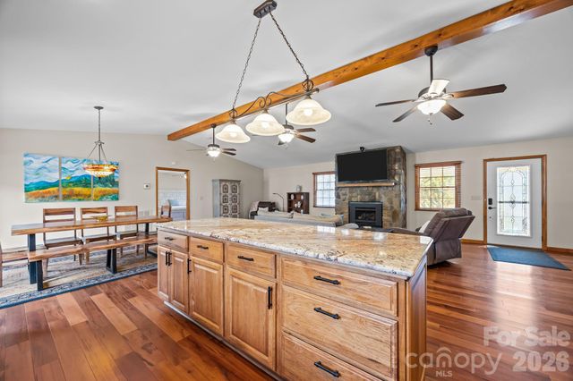 79 Winslow Road, Waynesville, NC 28786