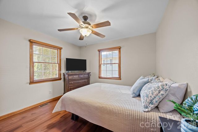 79 Winslow Road, Waynesville, NC 28786