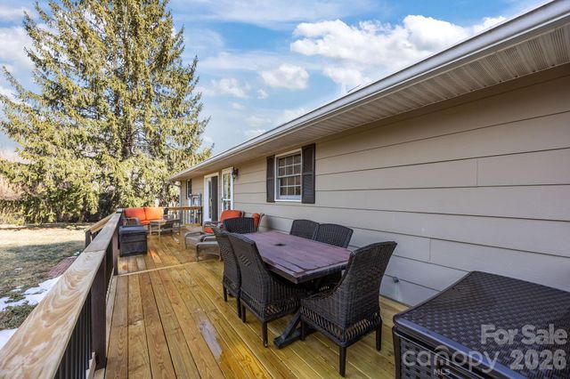 79 Winslow Road, Waynesville, NC 28786