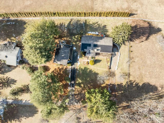 79 Winslow Road, Waynesville, NC 28786