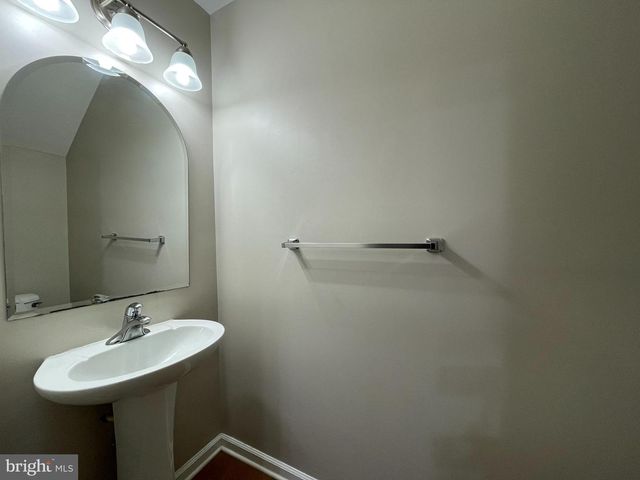 42301 ONYX TER, Aldie, VA 20105