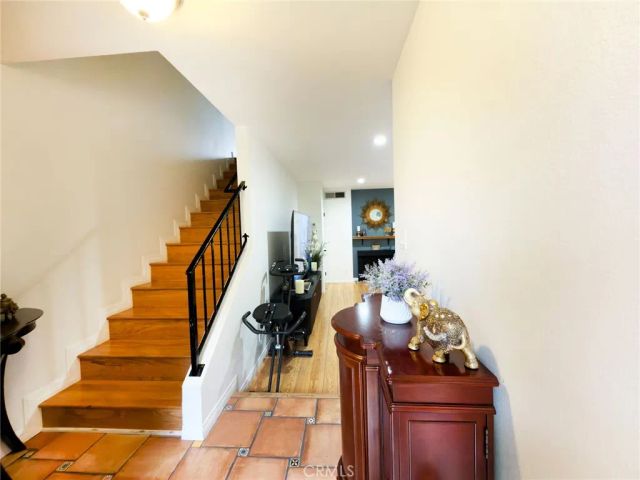 9788 Via Zibello, Burbank, CA 91504