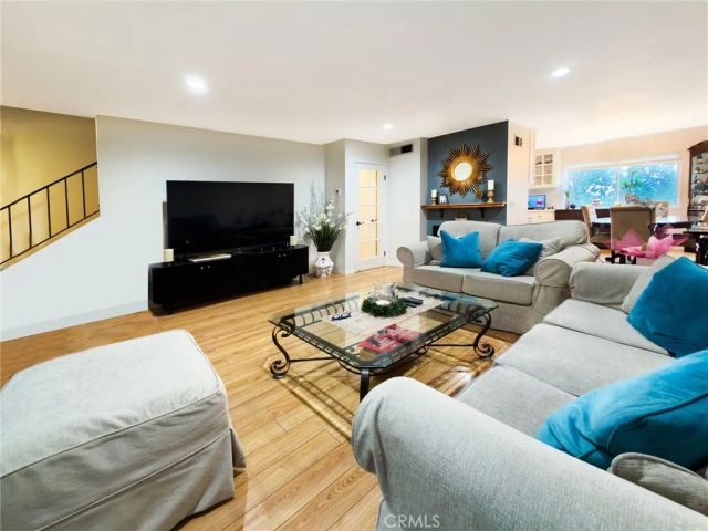 9788 Via Zibello, Burbank, CA 91504