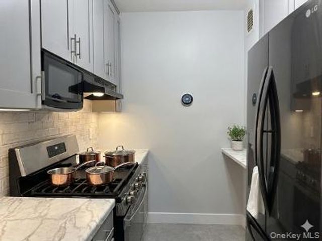 153-25 88th Street 5H, Howard Beach, NY 11414