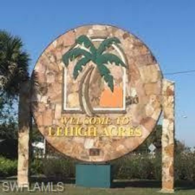 307 Paddock ST, LEHIGH ACRES, FL 33974 — photo 2