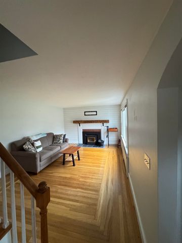 158 Bruce Road, Manchester, NH 03104