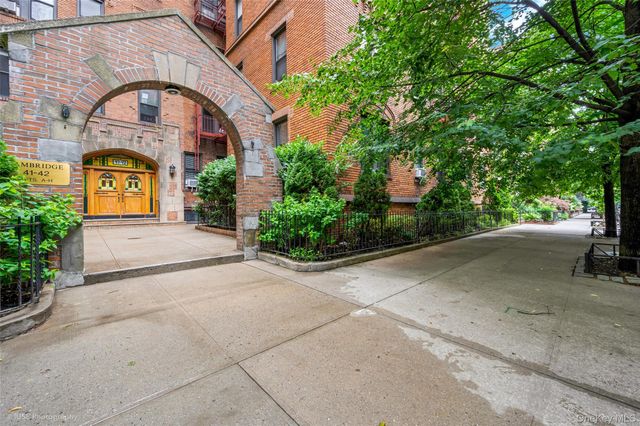 41-42 42nd Street 6A, Sunnyside, NY 11104