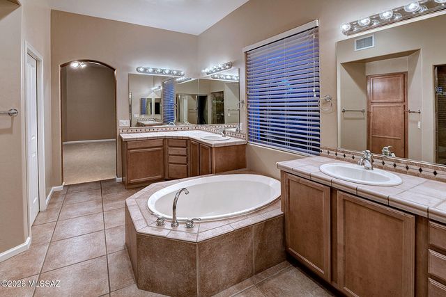 12953 N High Hawk Drive, Marana, AZ 85658