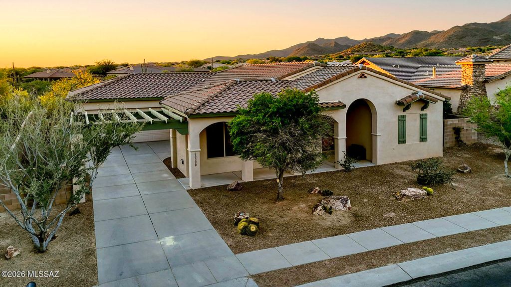 12953 N High Hawk Drive, Marana, AZ 85658