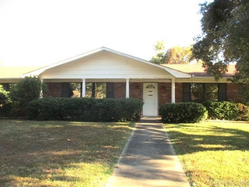 1 Westchester Drive, White Hall, AR 71602