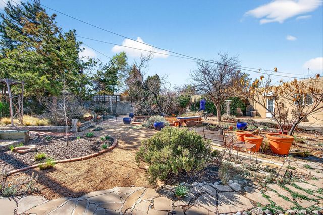 1608 Valencia Drive NE, Albuquerque, NM 87110