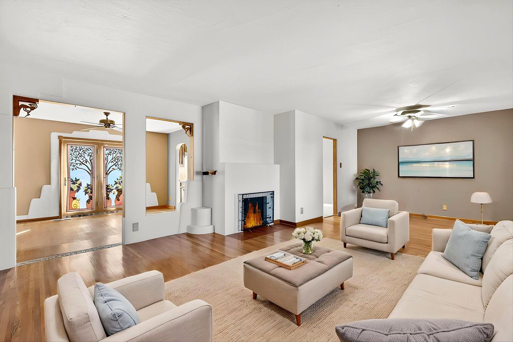 Image 11 of property listing at 1608 Valencia Drive NE, Albuquerque, NM 87110