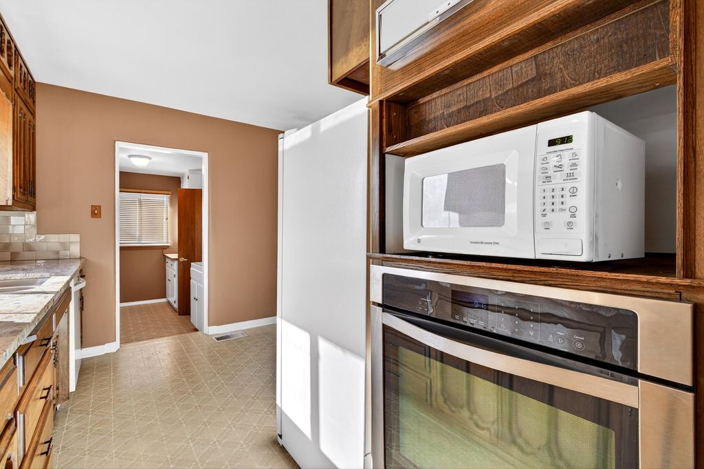 Image 18 of property listing at 1608 Valencia Drive NE, Albuquerque, NM 87110