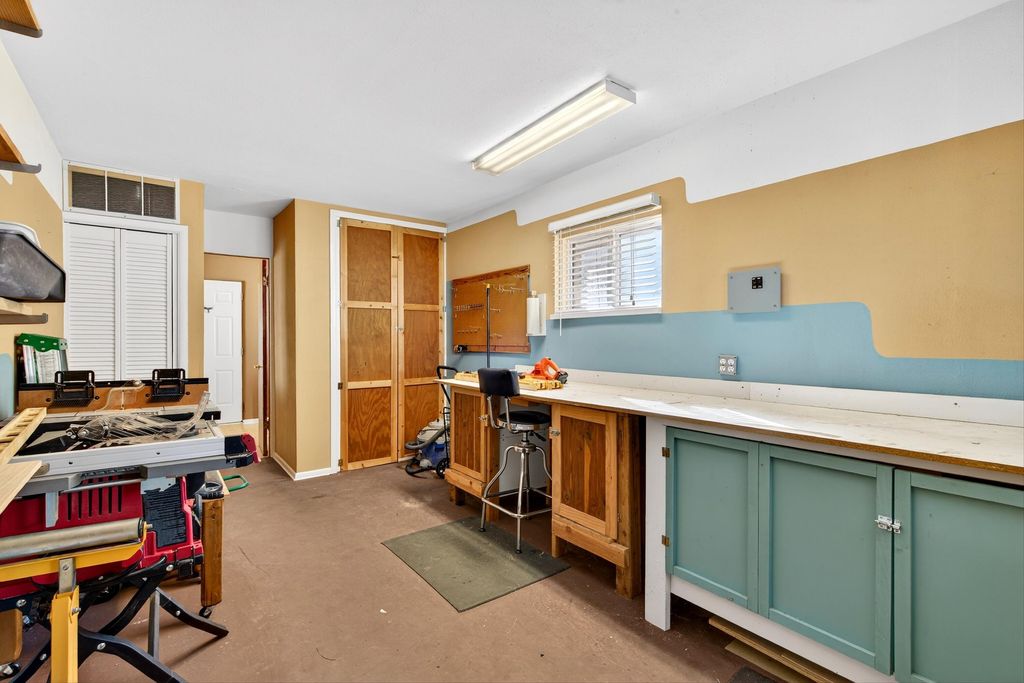 Image 26 of property listing at 1608 Valencia Drive NE, Albuquerque, NM 87110