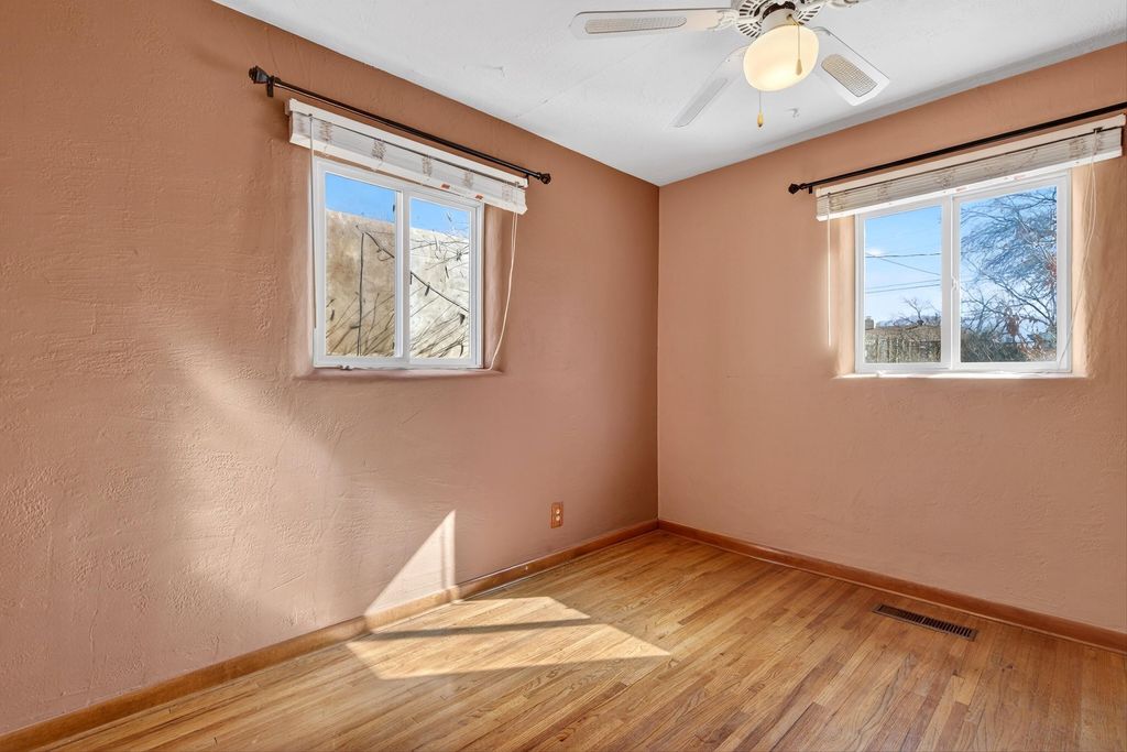 Image 27 of property listing at 1608 Valencia Drive NE, Albuquerque, NM 87110