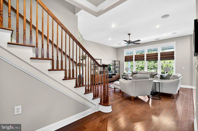 8 TUSCANY DR, Princeton Junction, NJ 08550
