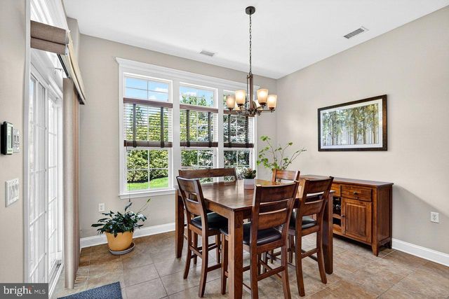 8 TUSCANY DR, Princeton Junction, NJ 08550
