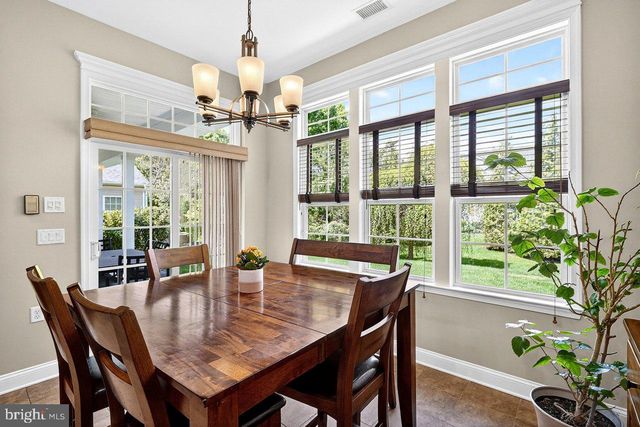 8 TUSCANY DR, Princeton Junction, NJ 08550