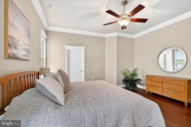 8 TUSCANY DR, Princeton Junction, NJ 08550