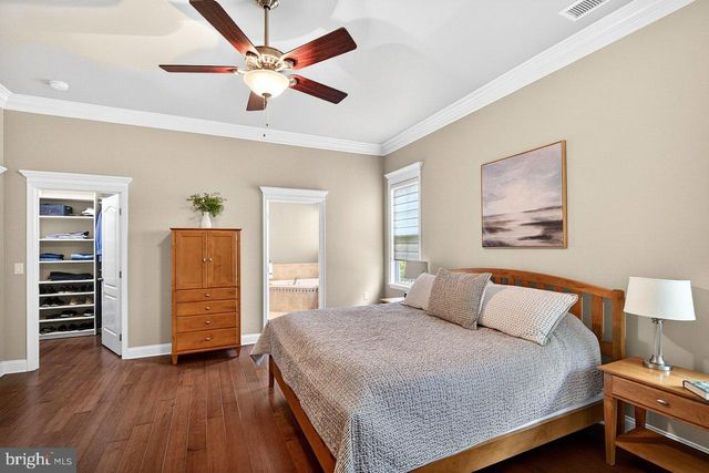 8 TUSCANY DR, Princeton Junction, NJ 08550