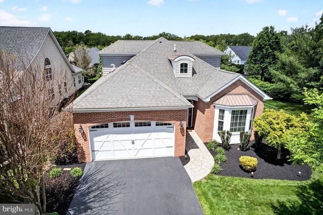 8 TUSCANY DR, Princeton Junction, NJ 08550