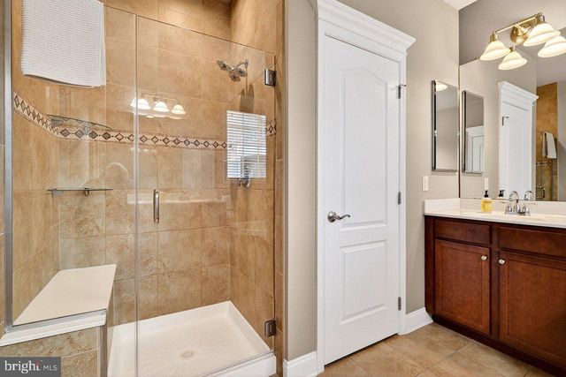 8 TUSCANY DR, Princeton Junction, NJ 08550