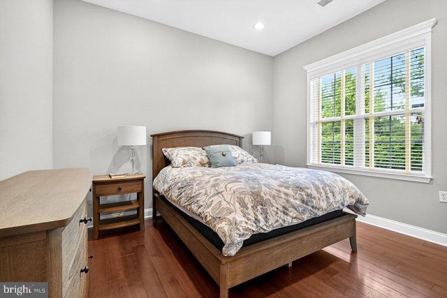8 TUSCANY DR, Princeton Junction, NJ 08550