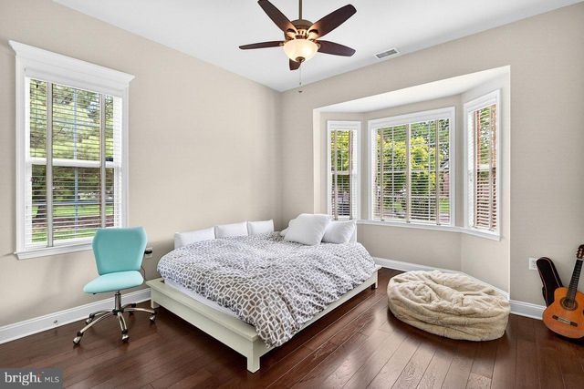 8 TUSCANY DR, Princeton Junction, NJ 08550