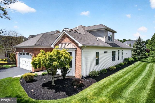 8 TUSCANY DR, Princeton Junction, NJ 08550