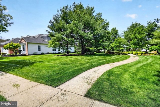 8 TUSCANY DR, Princeton Junction, NJ 08550