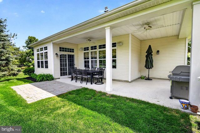 8 TUSCANY DR, Princeton Junction, NJ 08550