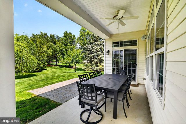 8 TUSCANY DR, Princeton Junction, NJ 08550